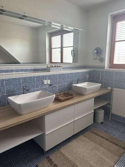 Freundliche Wohnung Naehe Weinstrasse Fuer 5 Personen Wagna Exterior photo